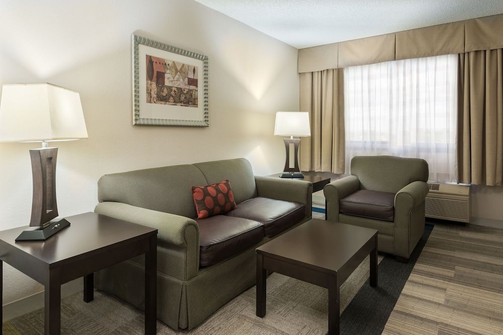 Holiday Inn Express & Suites Kendall East Miami by IHG