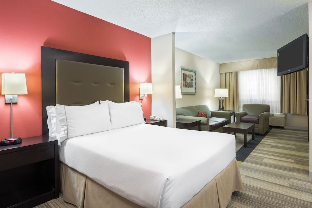 Holiday Inn Express & Suites Kendall East Miami by IHG Suite, 1 Double Bed, Accessible (Comm, Roll-In Shower)