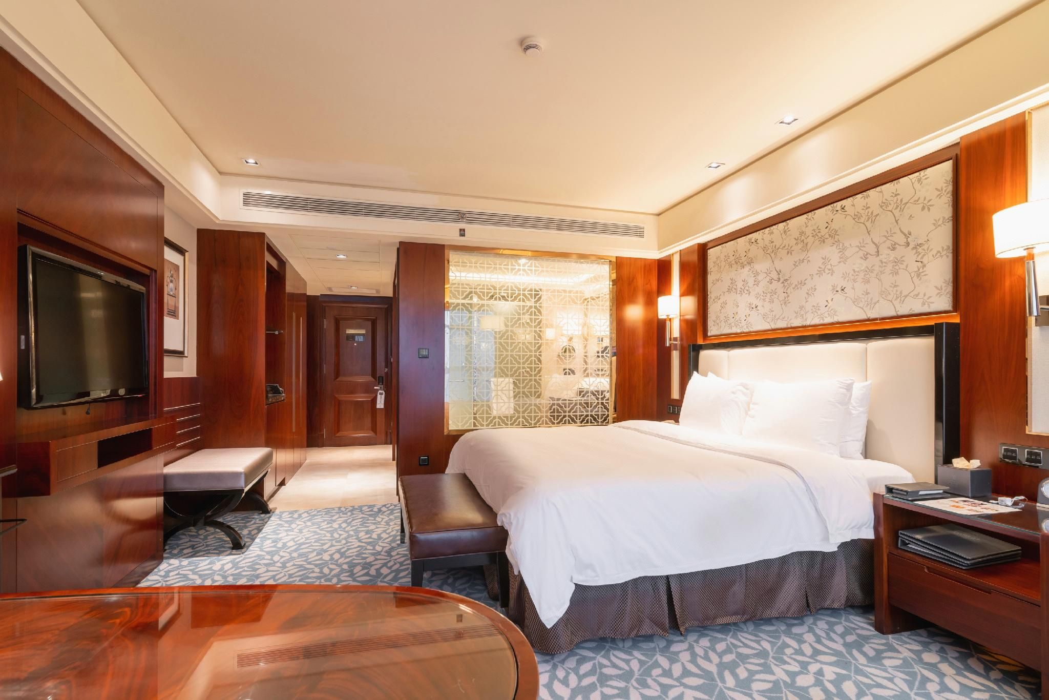 Executive King Bed