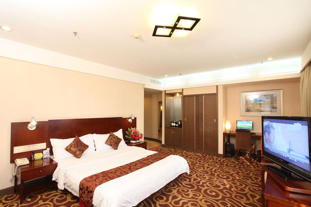 undefined Xinhua Hotel 8