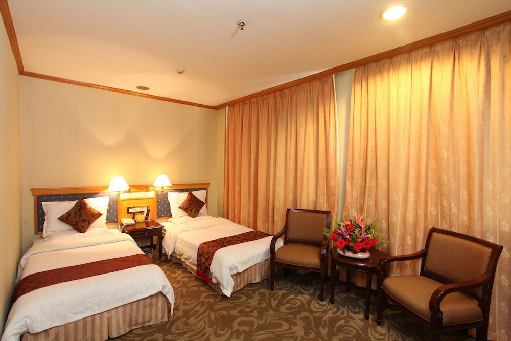 undefined Xinhua Hotel 3