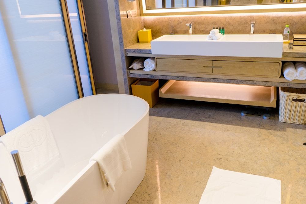 Suite, 2 Bedrooms, Sea View (Sky Signature, Club Millesime Access)
