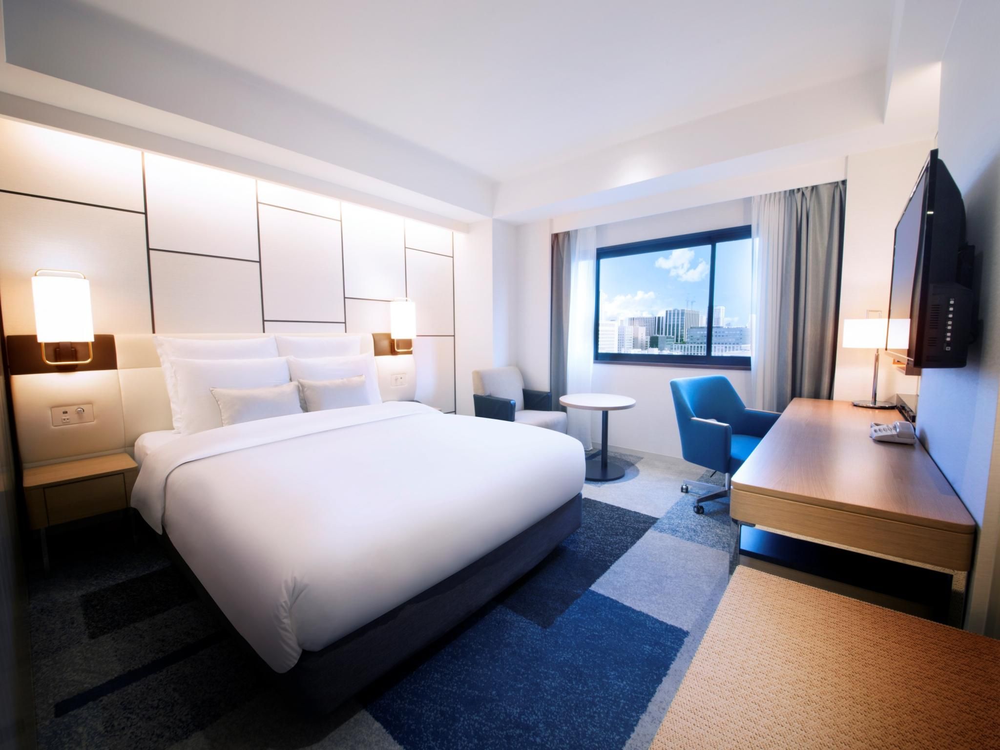 1 Queen Premium Lounge Access High Floor