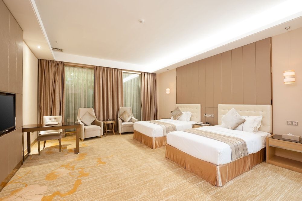 Deluxe Twin Room, No Windows