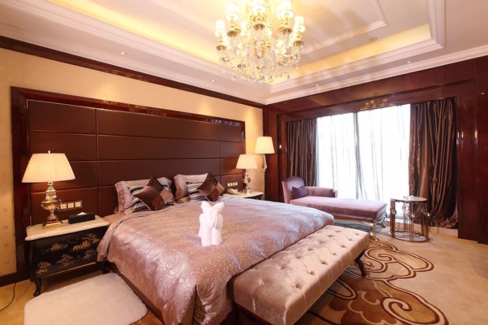 Executive Queen Room