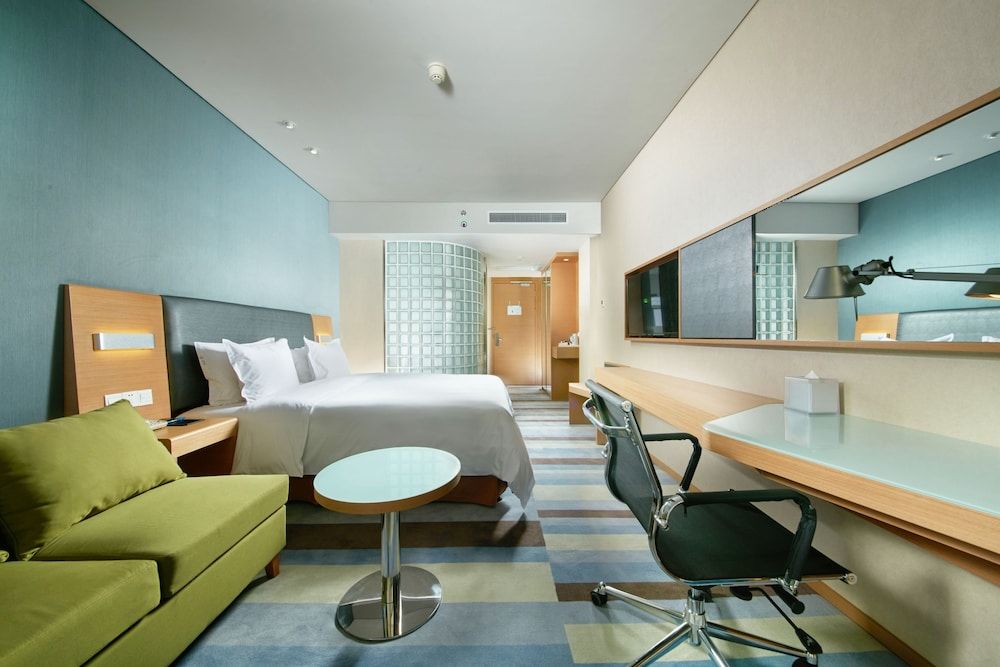 Standard Room, 1 King Bed