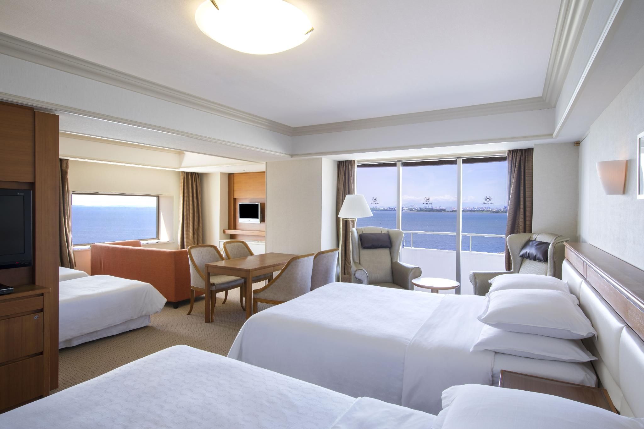 Family Premium 5 Beds, Larger Family room, 5 Twin