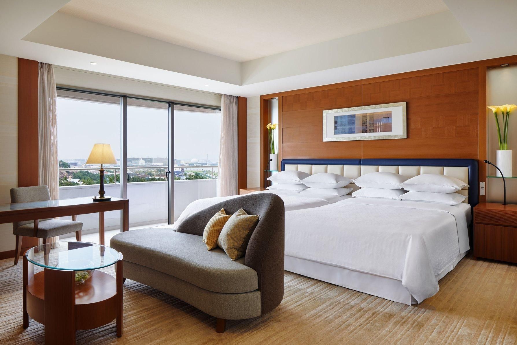 Executive Suite, Club level, 1 Bedroom Executive Suite, 2 Double, Disney Resort view, Balcony