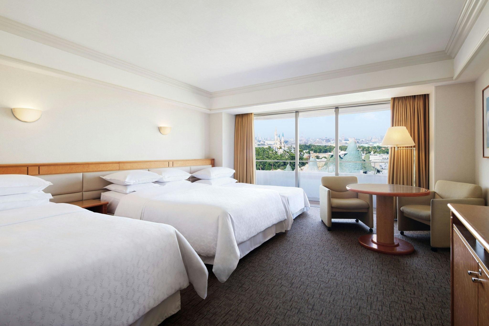 Grande 3 Beds, Guest room, 3 Twin, Disney or Bay view, Main Building, Balcony