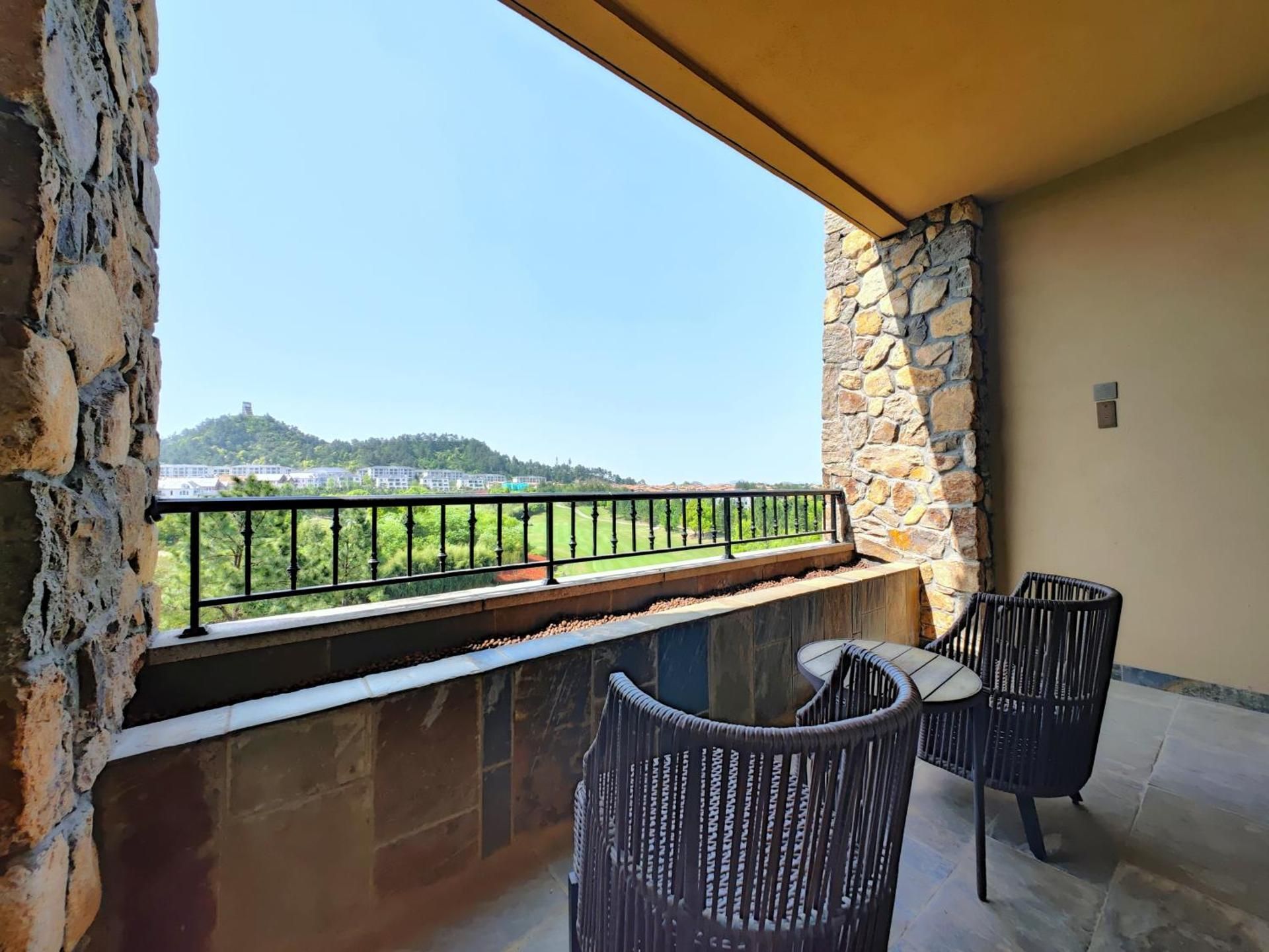 Golf View Mountain View, Guest room, 1 King, Balcony