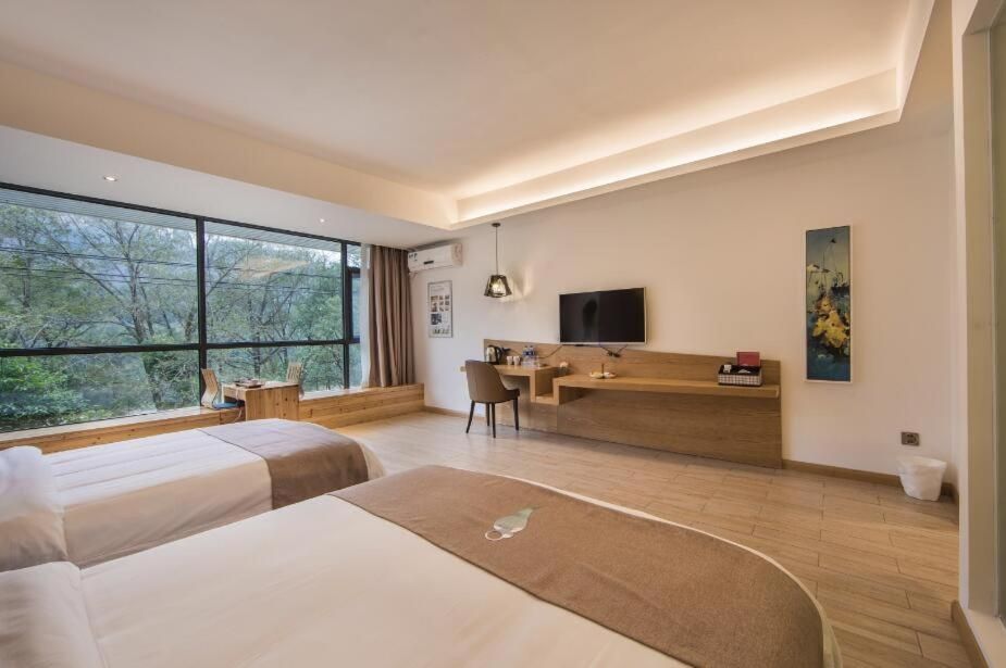 Standard Triple Room with Mountain View