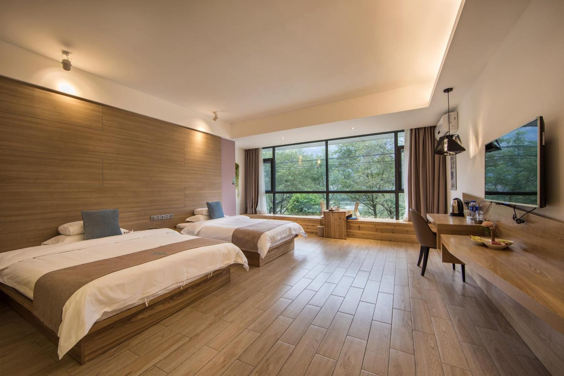 Standard Triple Room with Mountain View