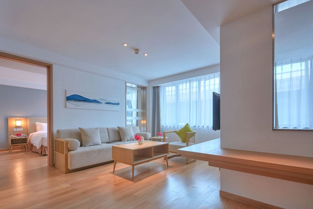Holiday Inn Express - Zhejiang Qianxia Lake by IHG Suite, 1 King Bed (Additional Living Area)