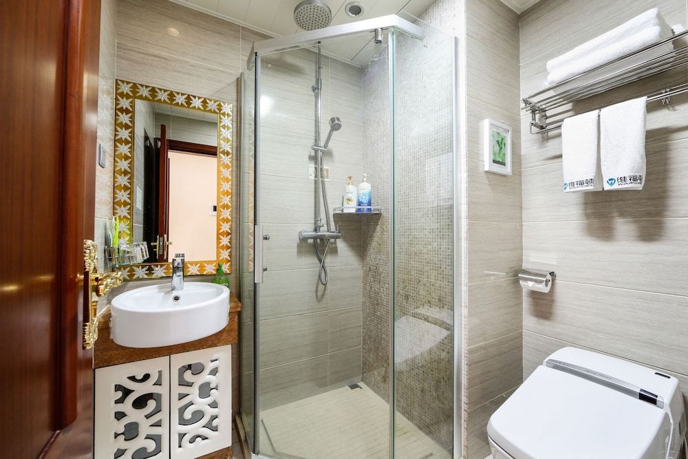 Royal River Apartment Deluxe Twin Room 5