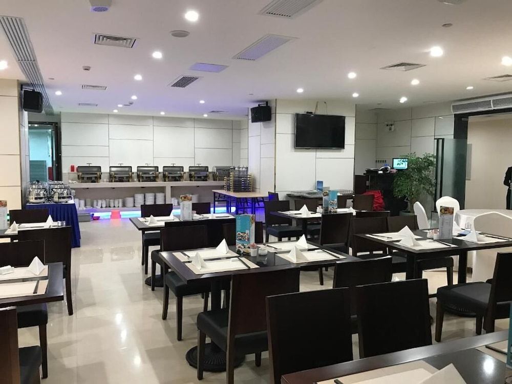 undefined Royal River Apartment 6