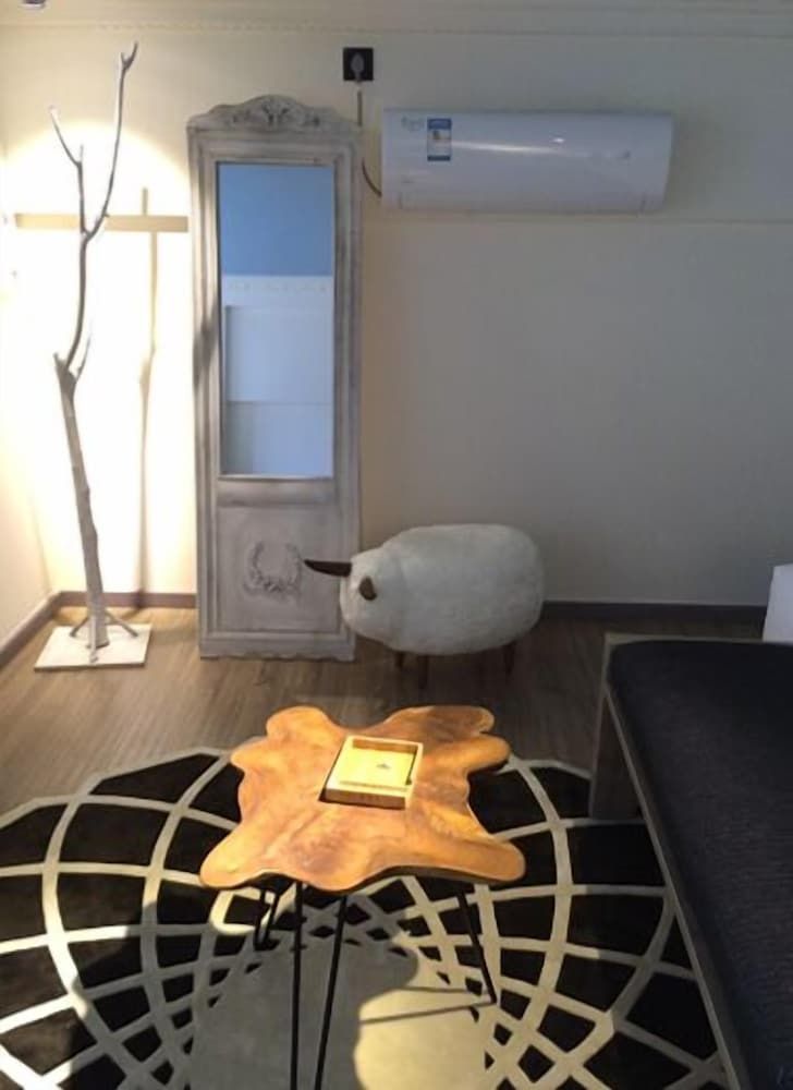 Iway International Holiday Apartment Deluxe Duplex, 1 King Bed 2