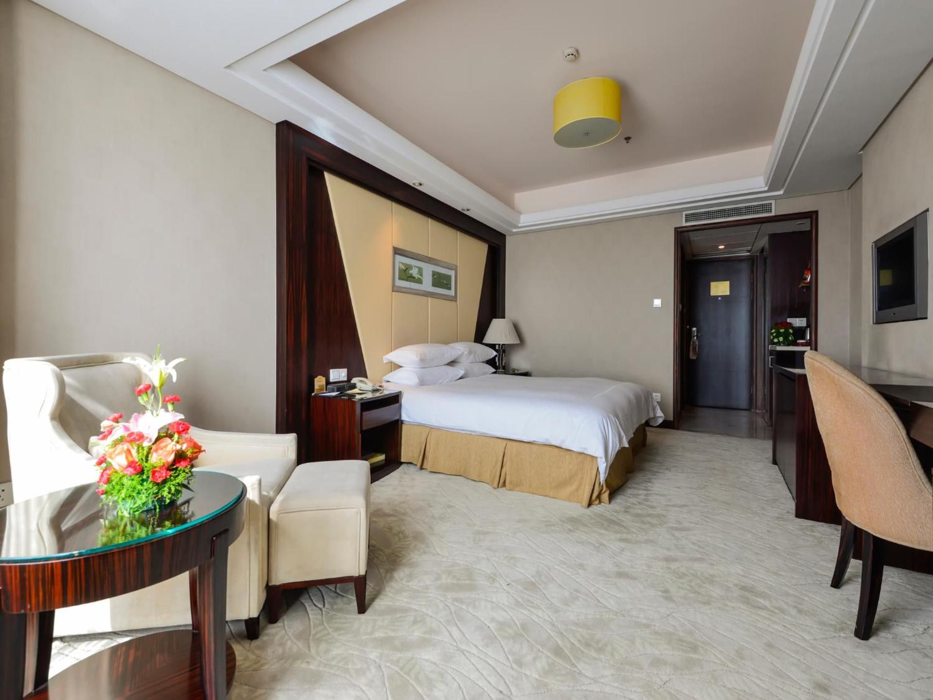 Standard Double Room with Lake View