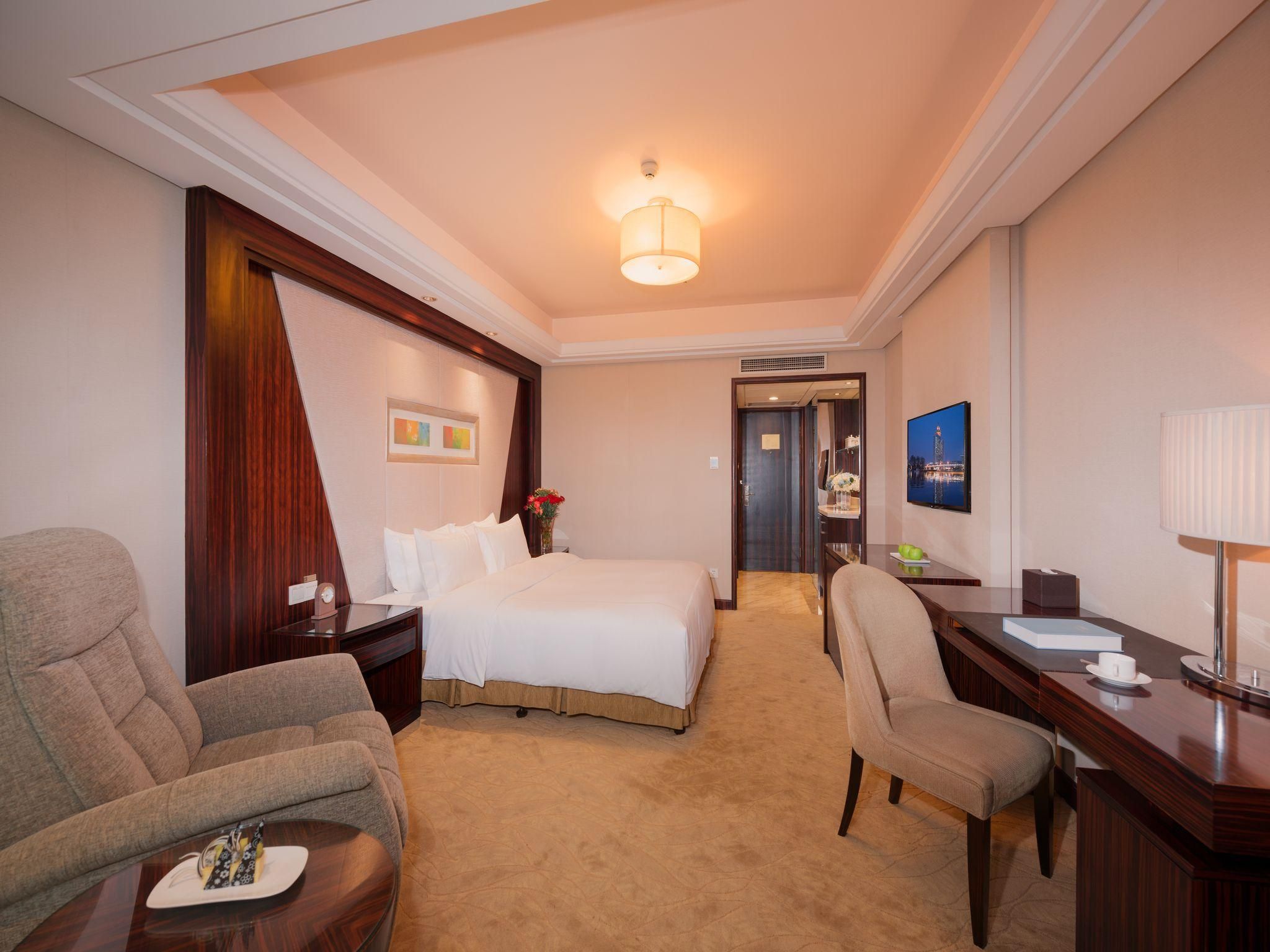 Standard City View Queen Room