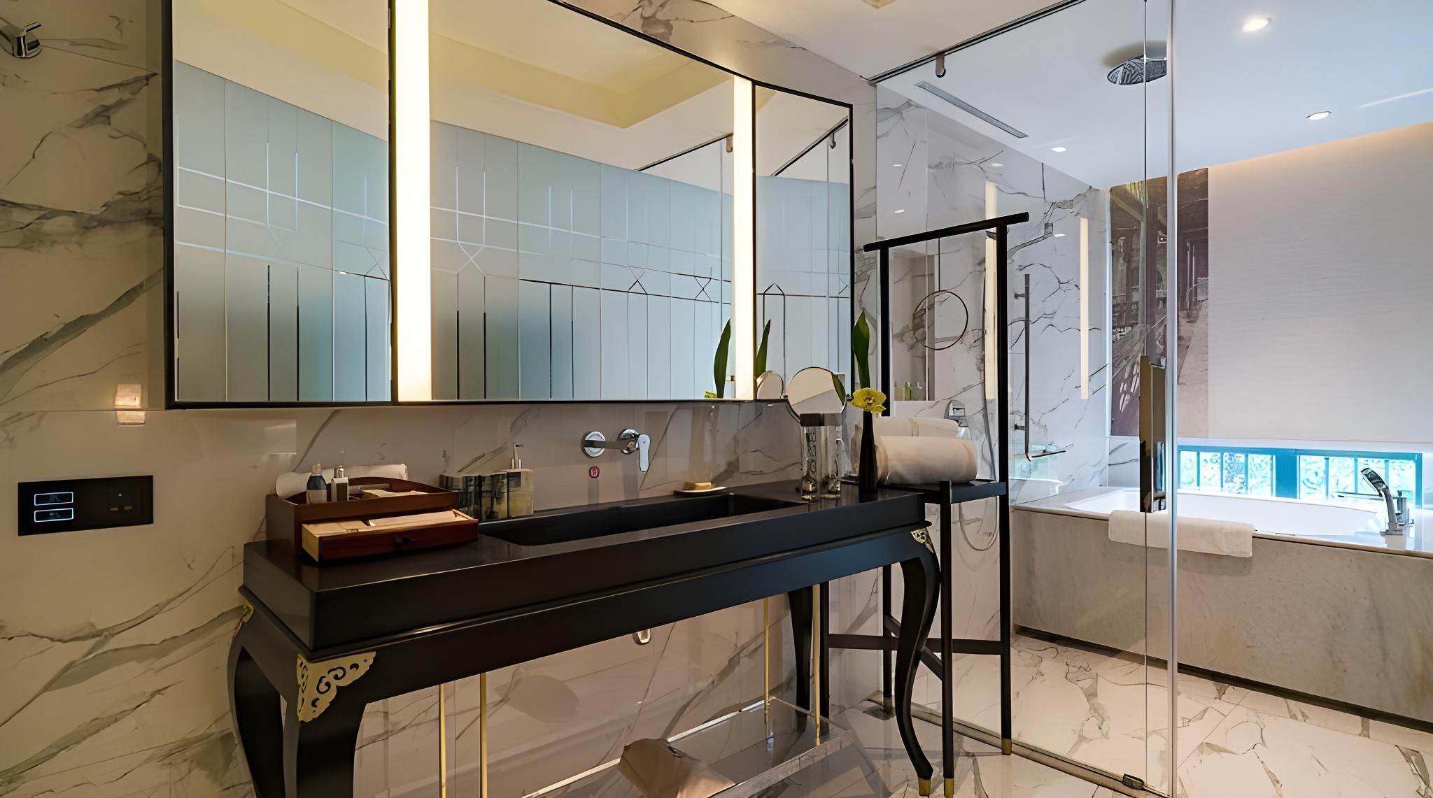 undefined LN Hotel Five 8