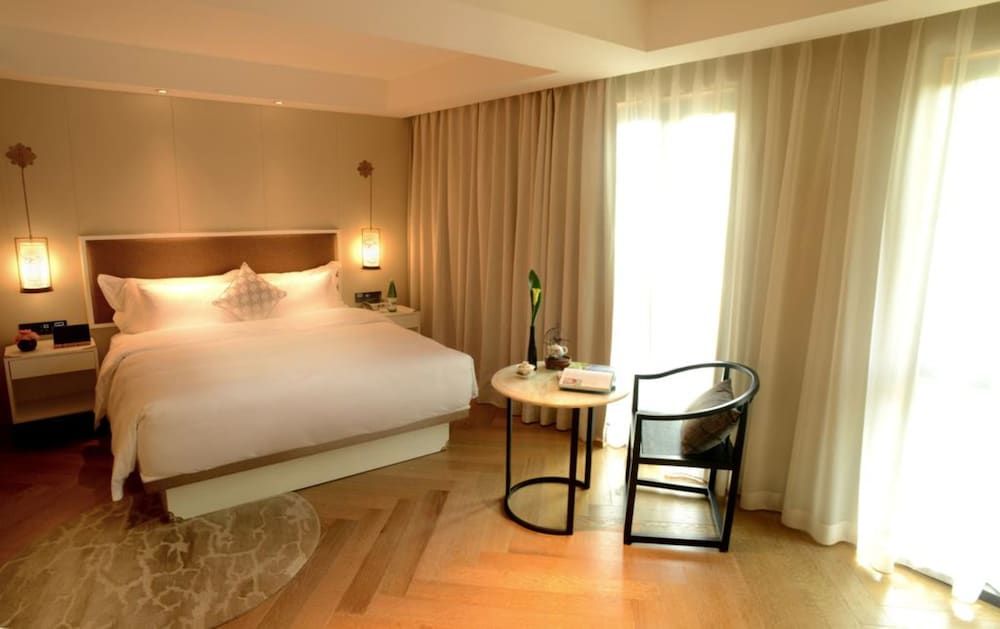 undefined LN Hotel Five 8
