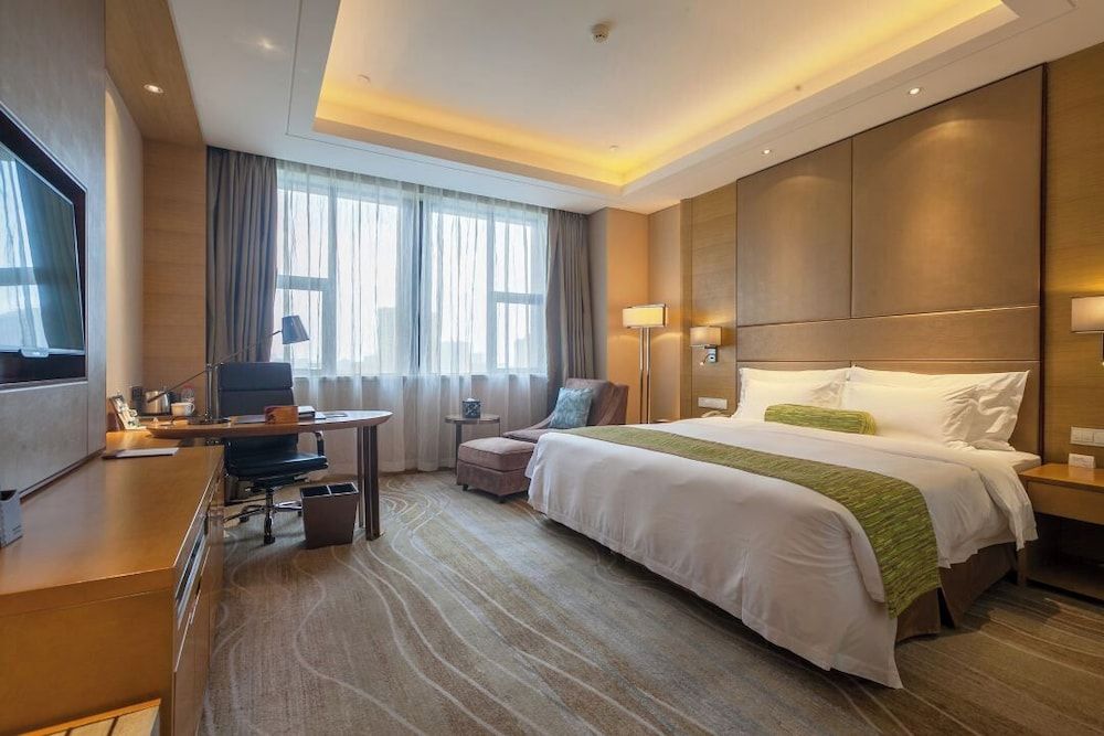 Wyndham Jingzhou Deluxe Room, 1 King Bed, Non Smoking 4