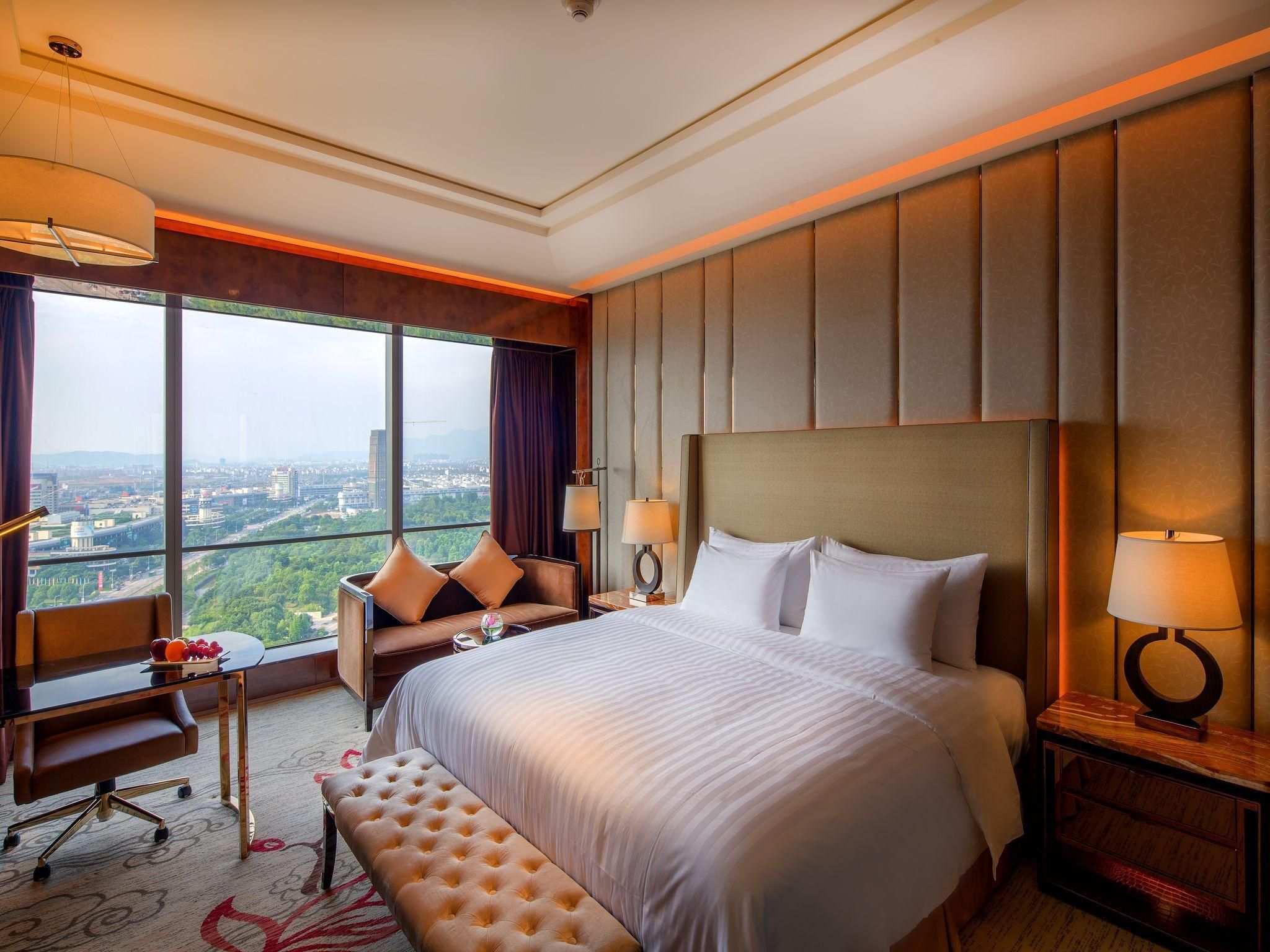 Executive, Guest room, 1 King, Garden view