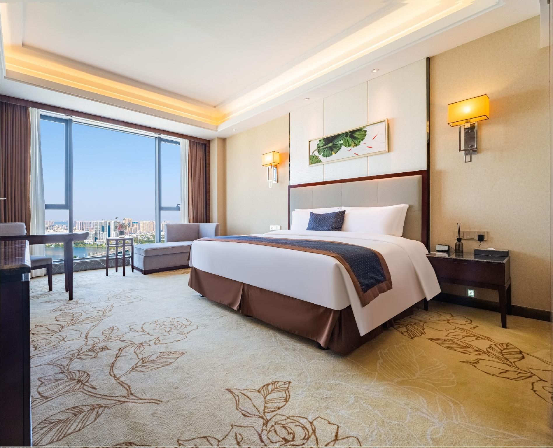Deluxe Lake View King Room