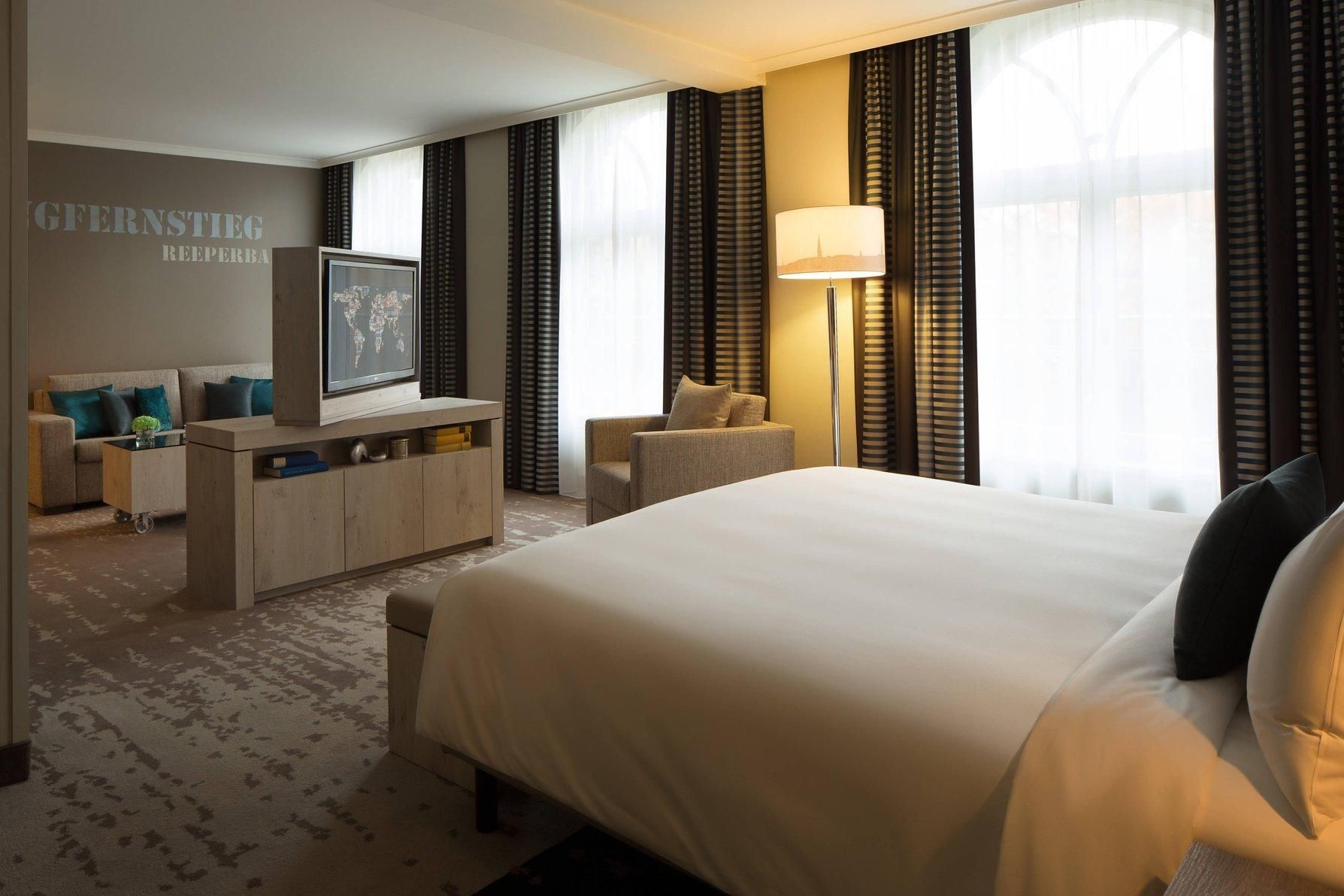 undefined Renaissance Hamburg Hotel 3