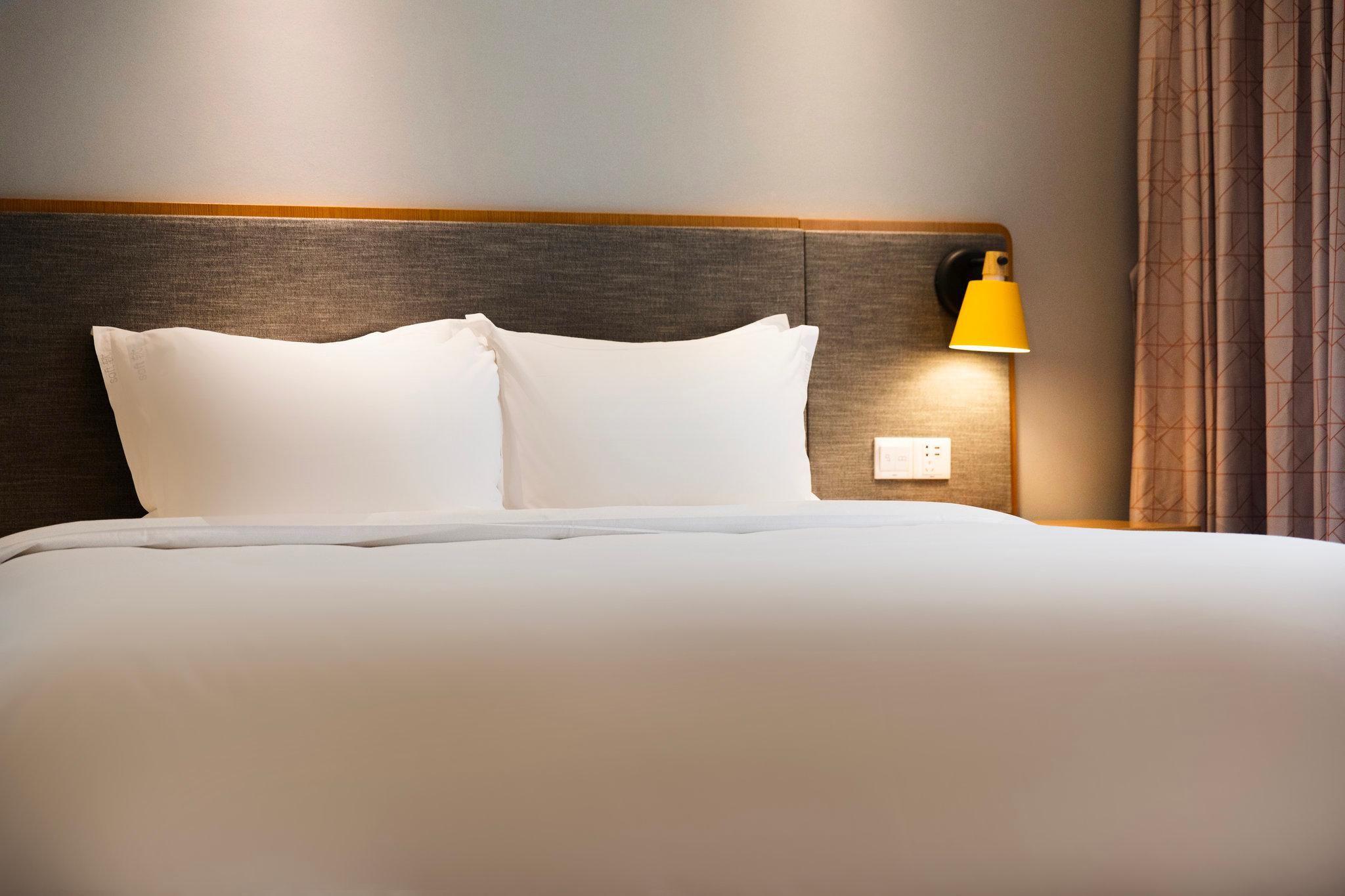 1 King Bed Standard