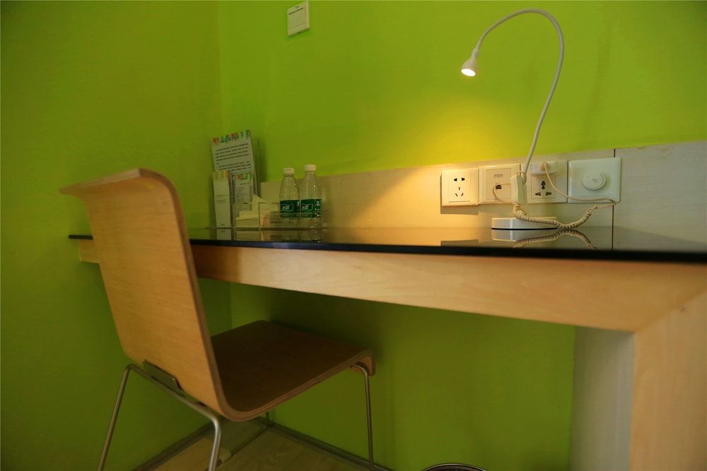 Colour Inn Shenzhen Shekou Branch Premium Double Room, 1 King Bed, Ensuite 4