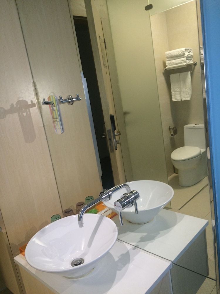 Colour Inn Shenzhen Shekou Branch Deluxe Double Room, 1 King Bed, Ensuite 4