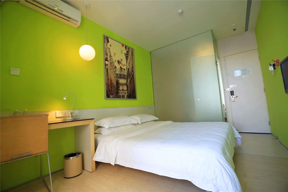 Colour Inn Shenzhen Shekou Branch Deluxe Double Room, 1 King Bed, Ensuite