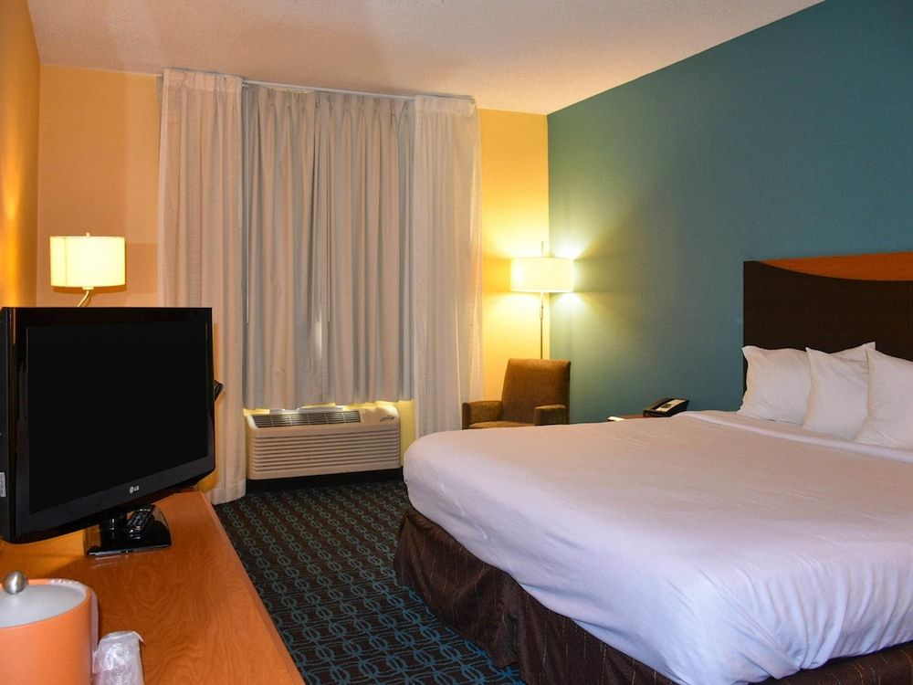 Room, 1 King Bed, Accessible, Non Smoking