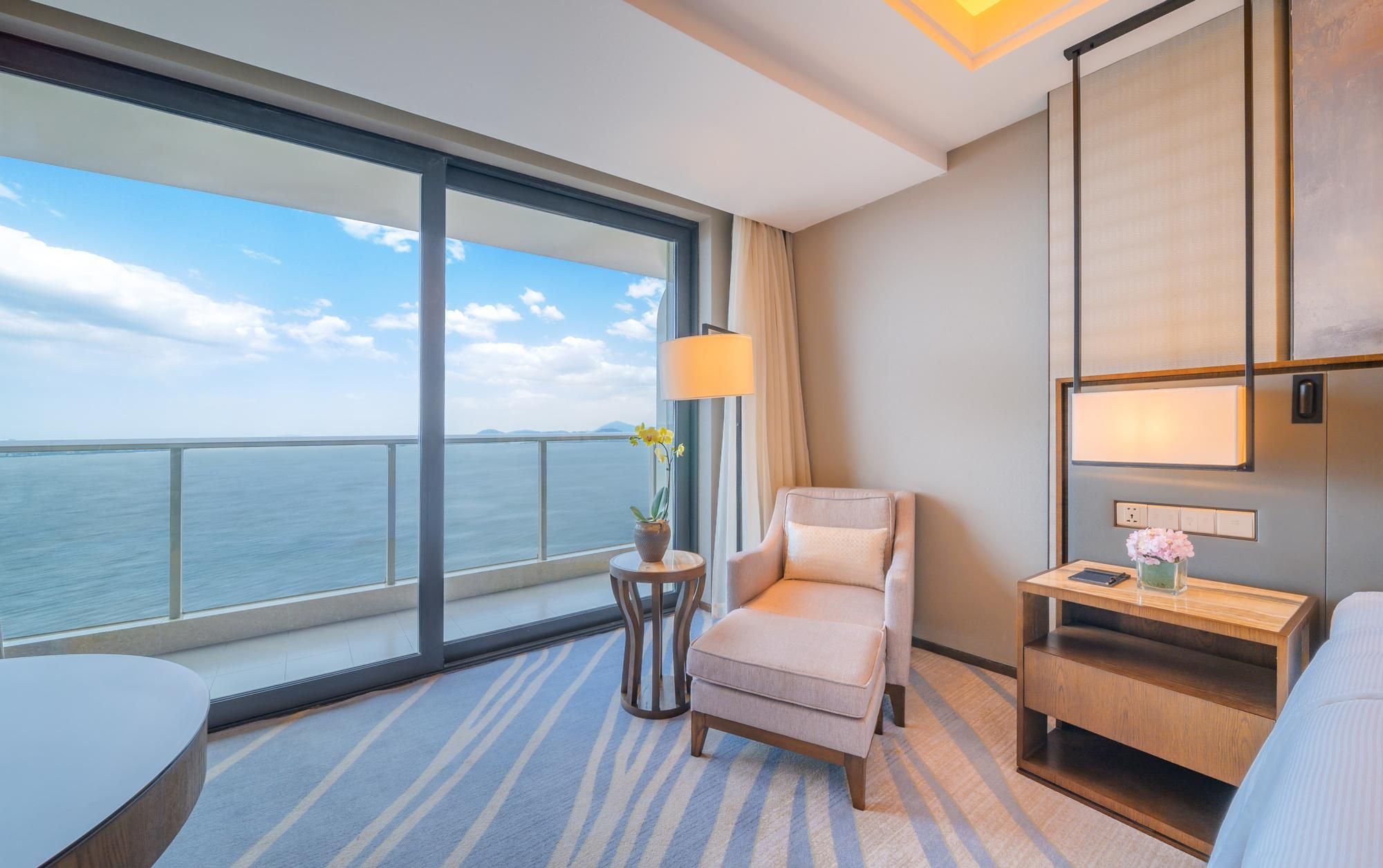Deluxe Sea View King Room 