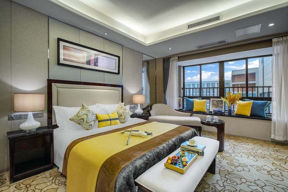 Deluxe Suite