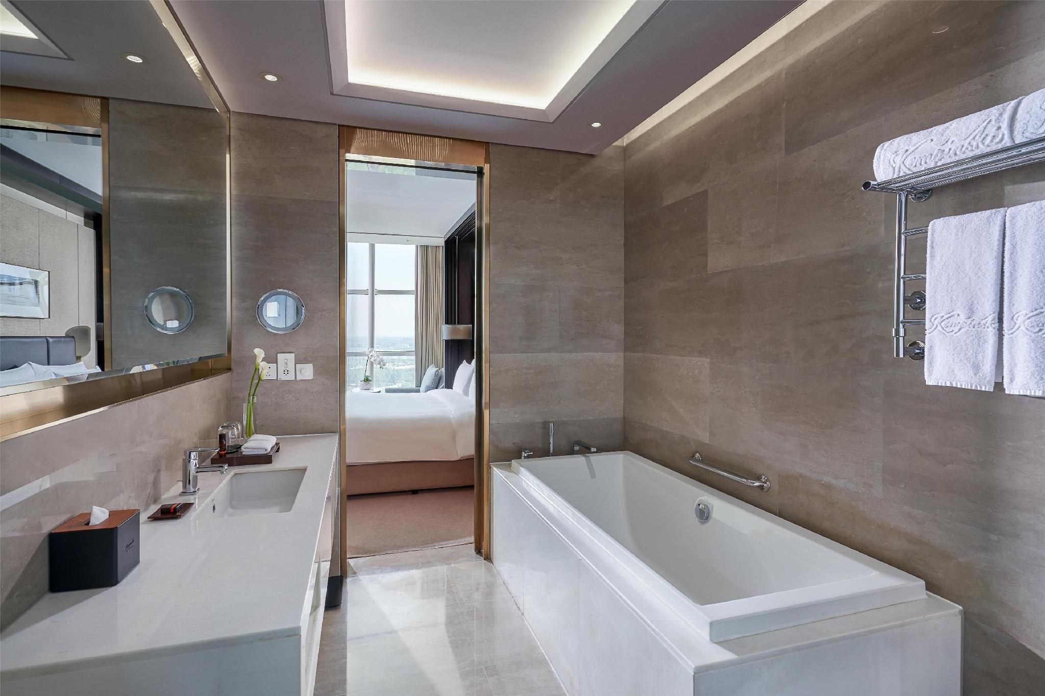 Deluxe City View Twin