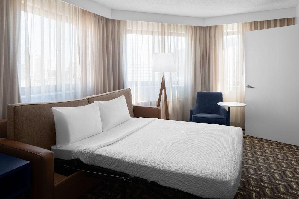 Suite, 1 Bedroom, Non Smoking (Mobility/Hearing Accessible, Tub)