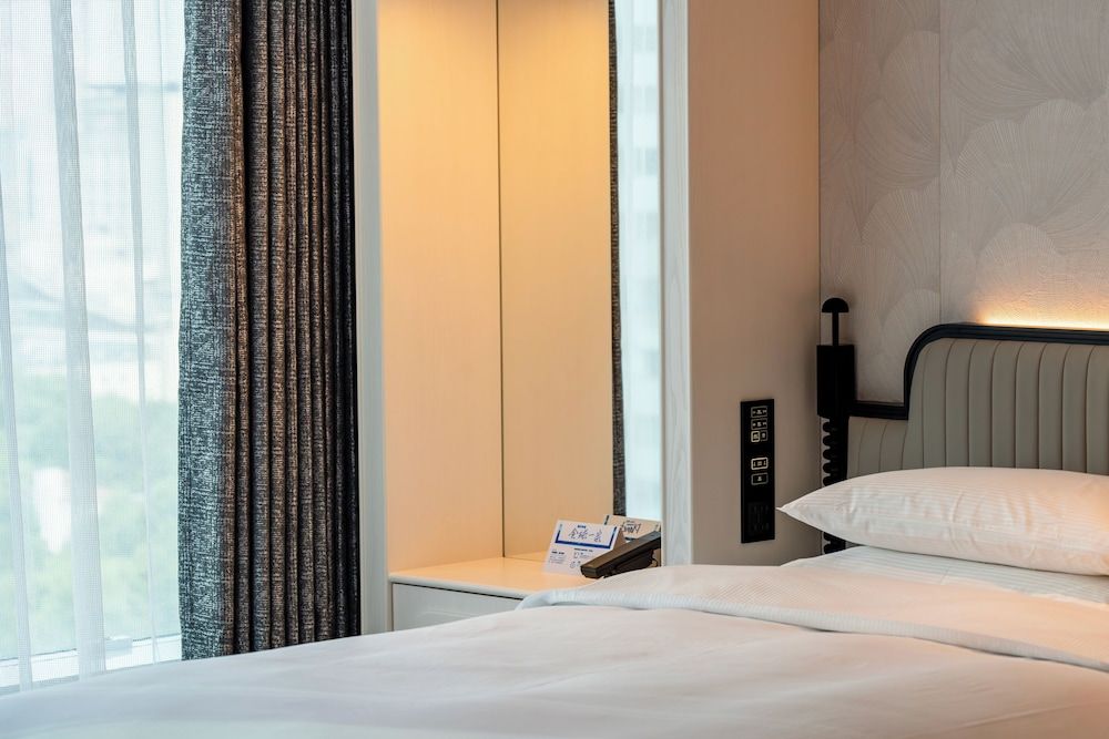Hilton Shanghai City Center Guest Room, Twin 2