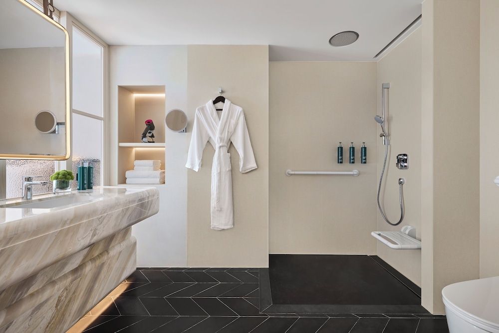 Room, 1 King Bed, Accessible