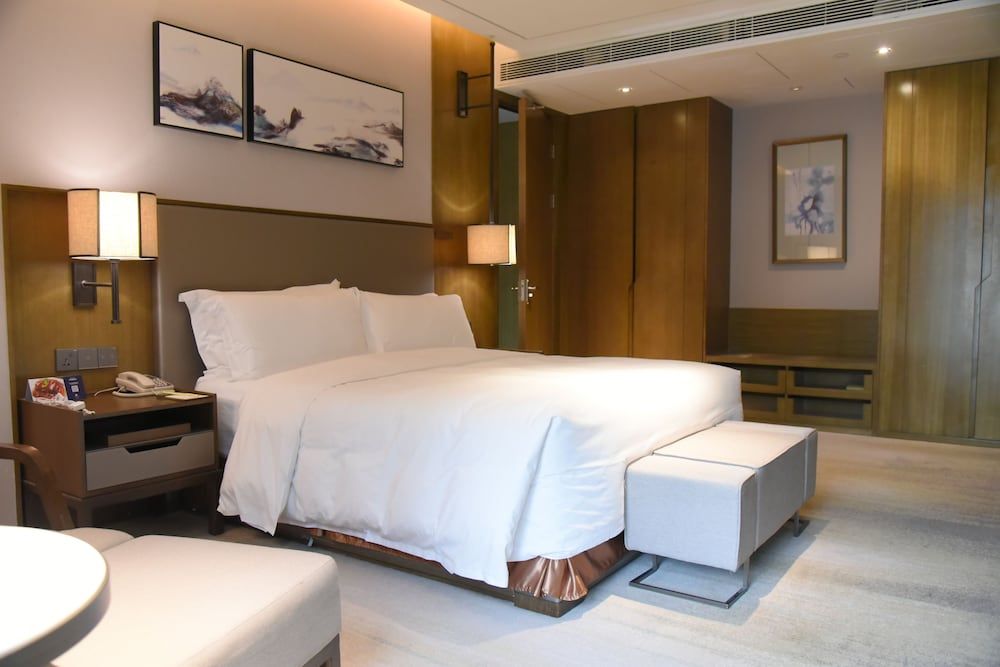 Deluxe Suite, 1 King Bed