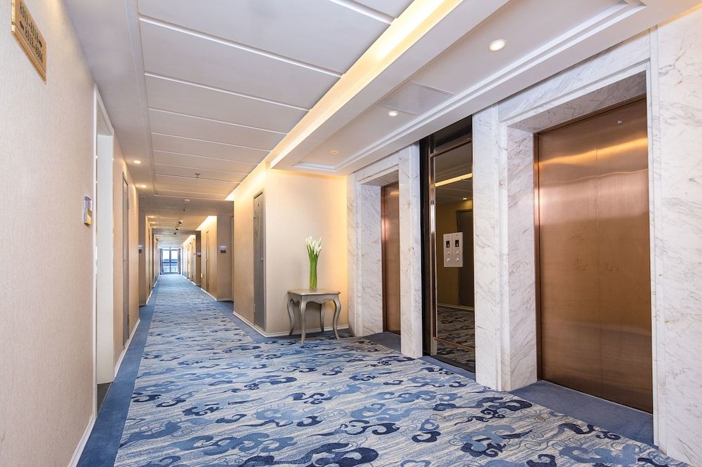 Ramada Encore Shanghai Pudong Superior Room, 2 Twin Beds, Non Smoking 5