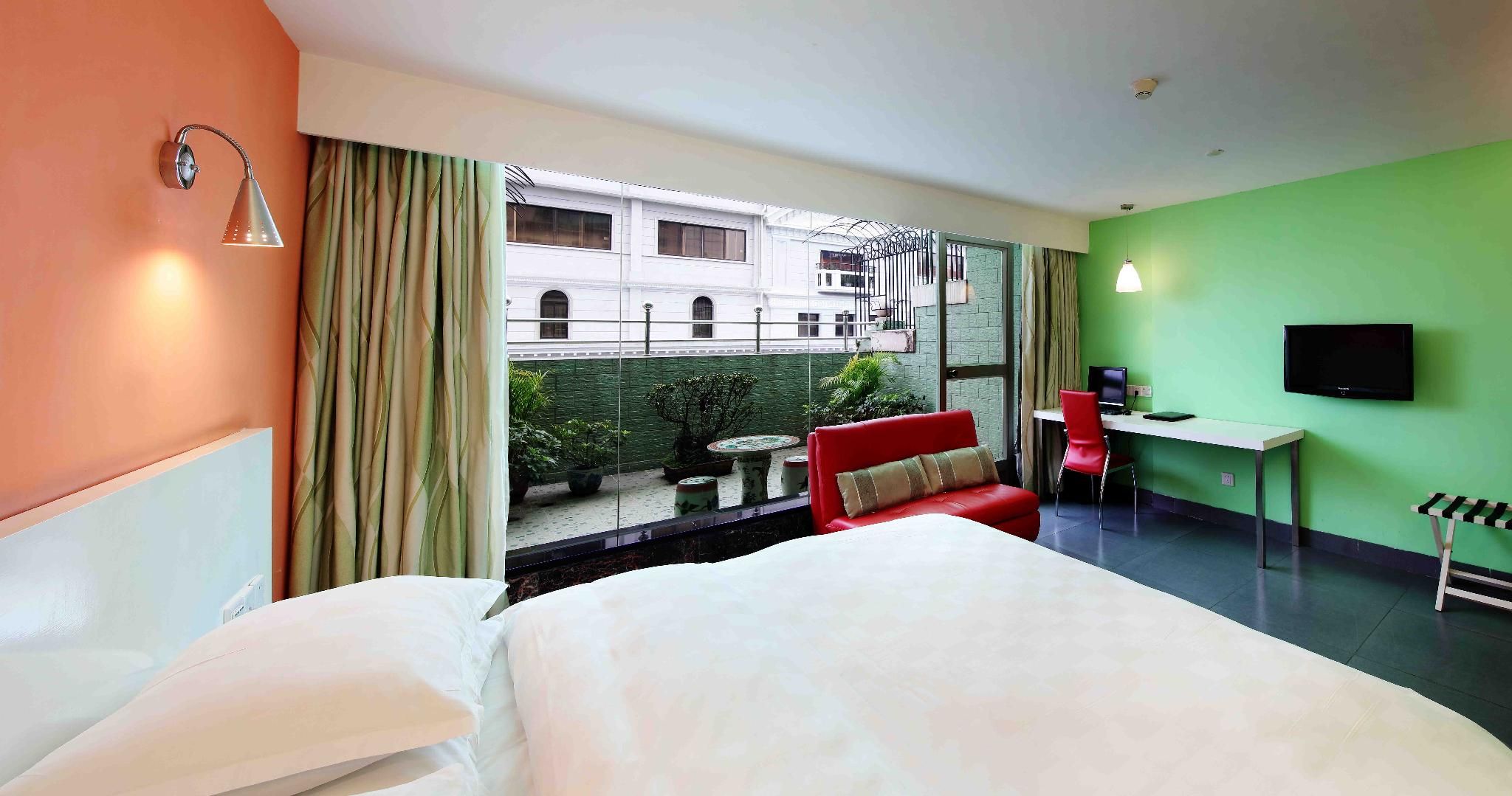 undefined LN White House Hotel 10