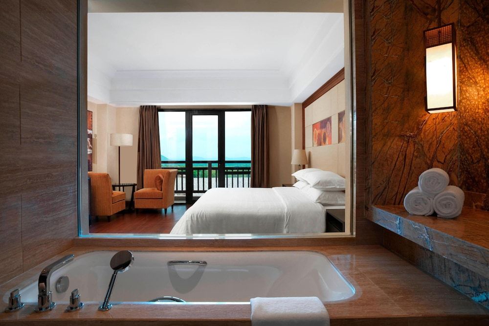 Executive, King, Executive Lounge Access