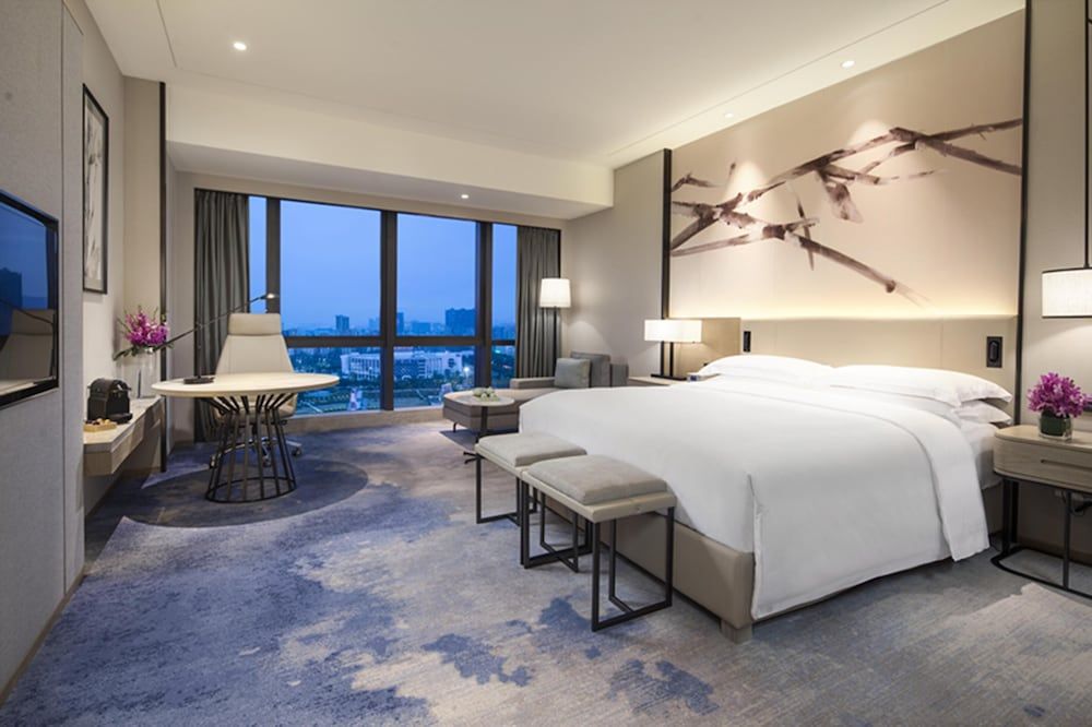 undefined DoubleTree by Hilton Hotel Shenzhen Longhua 6