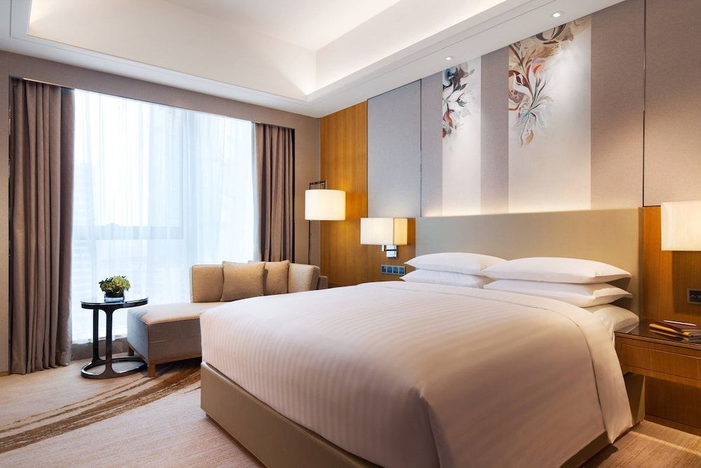 Premium Room, 1 King Bed, City View