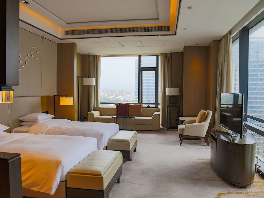 2 Twin Beds with Club Access Deluxe