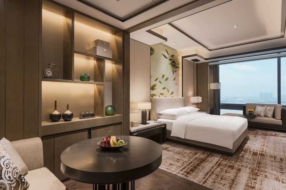 1 King Bed Executive Suite