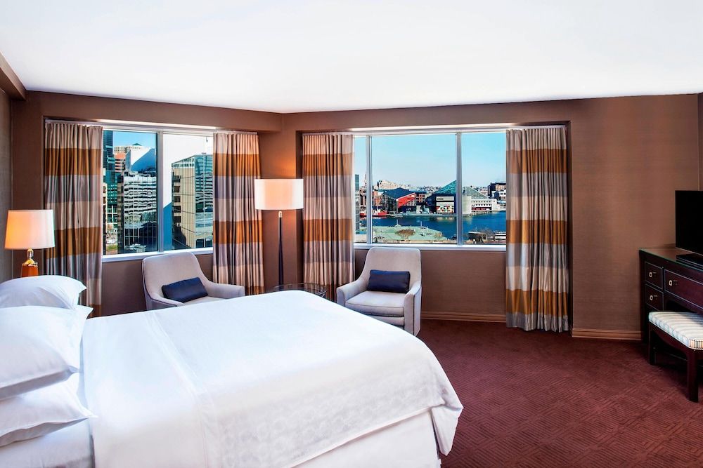 Room, 1 King Bed (Mobility Accessible, Tub)