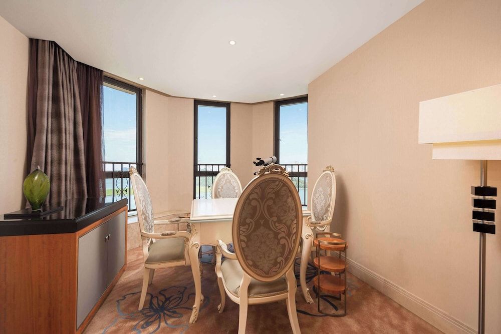 Suite, 1 King Bed, Non Smoking (Gulangyu View)