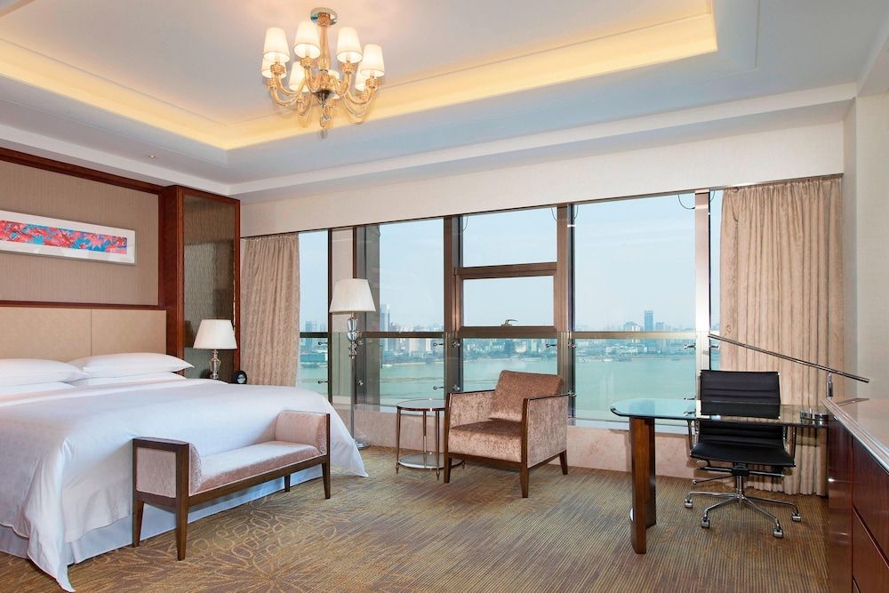 Room, 1 King Bed, River View